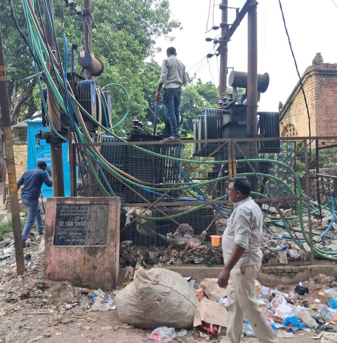 400 kVA transformer blown out by lightning strike; plaster in houses cracked.