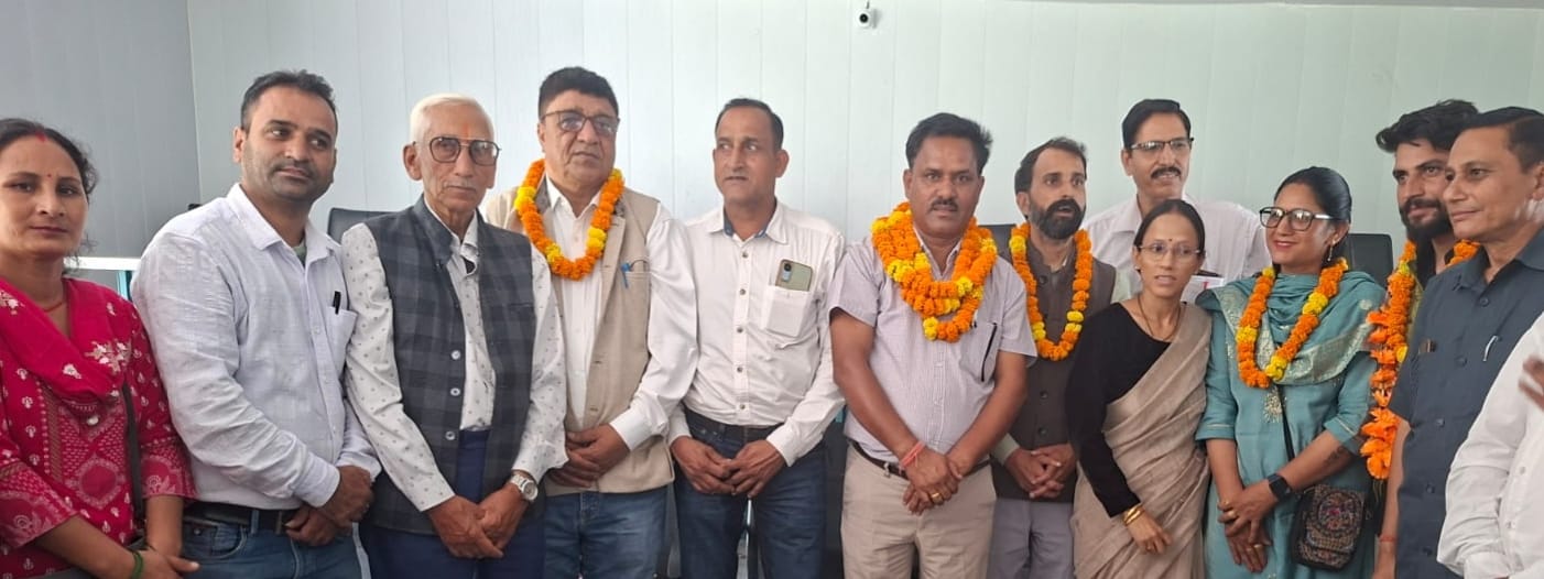 चंबा बीडीसी सदस्य संगठन के नवनियुक्त पदाधिकारी व सदस्य। स्रोत जागरूक पाठक