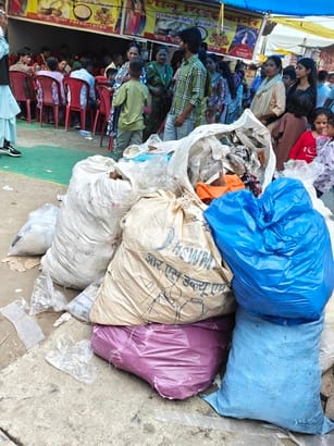 The stain of garbage on the luster of Minjar