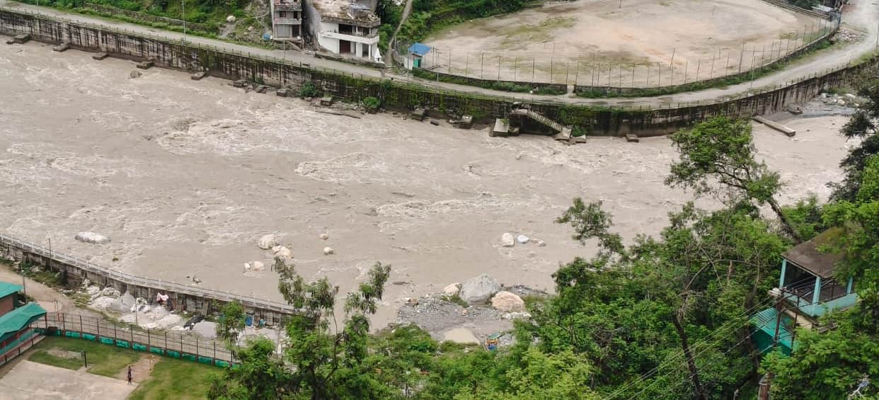 The Kali River is flowing above the warning level in Dharchula