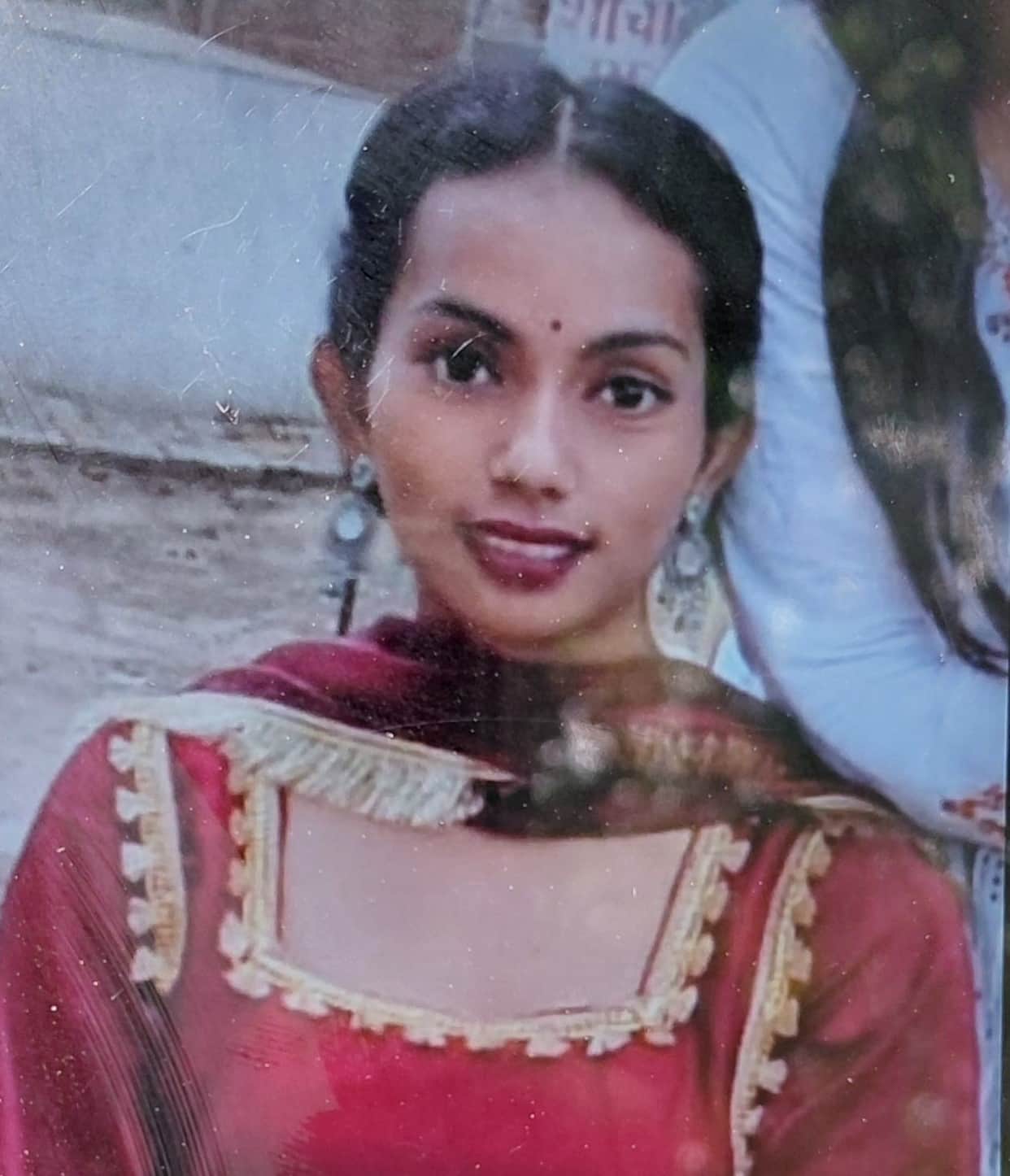Family opposed the marriage; lovers committed suicide by consuming poison.