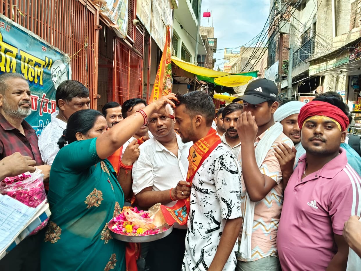 First 'Dak Kanwar Yatra' welcomed; 'Jalabhishek' to take place on Monday.