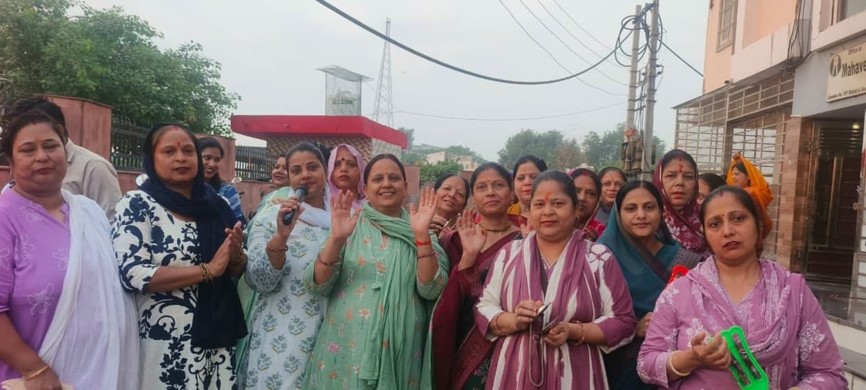 Devotees danced to bhajans during the morning procession.