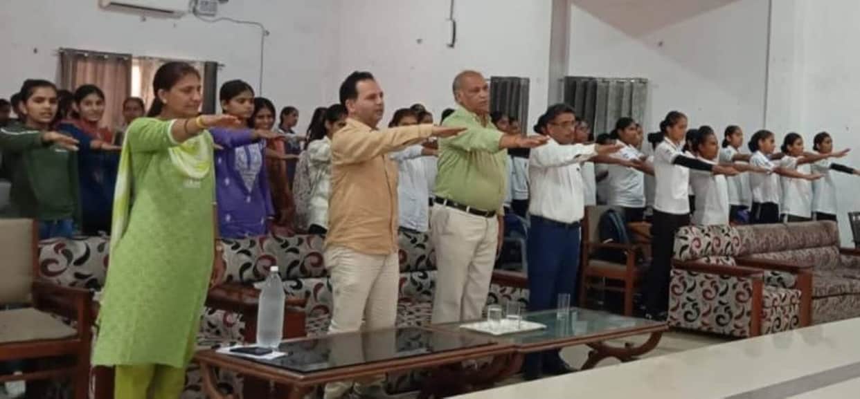 Female students took a pledge to raise awareness against substance abuse.