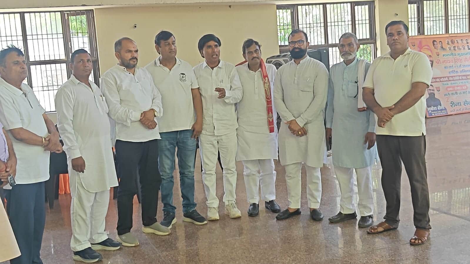 फोटो : सोनीपत के बाबा धाम स्थित कम्युनिटी सेंटर में बैठक के दौरान उपस्थित निगम पार्षद व पार्ष