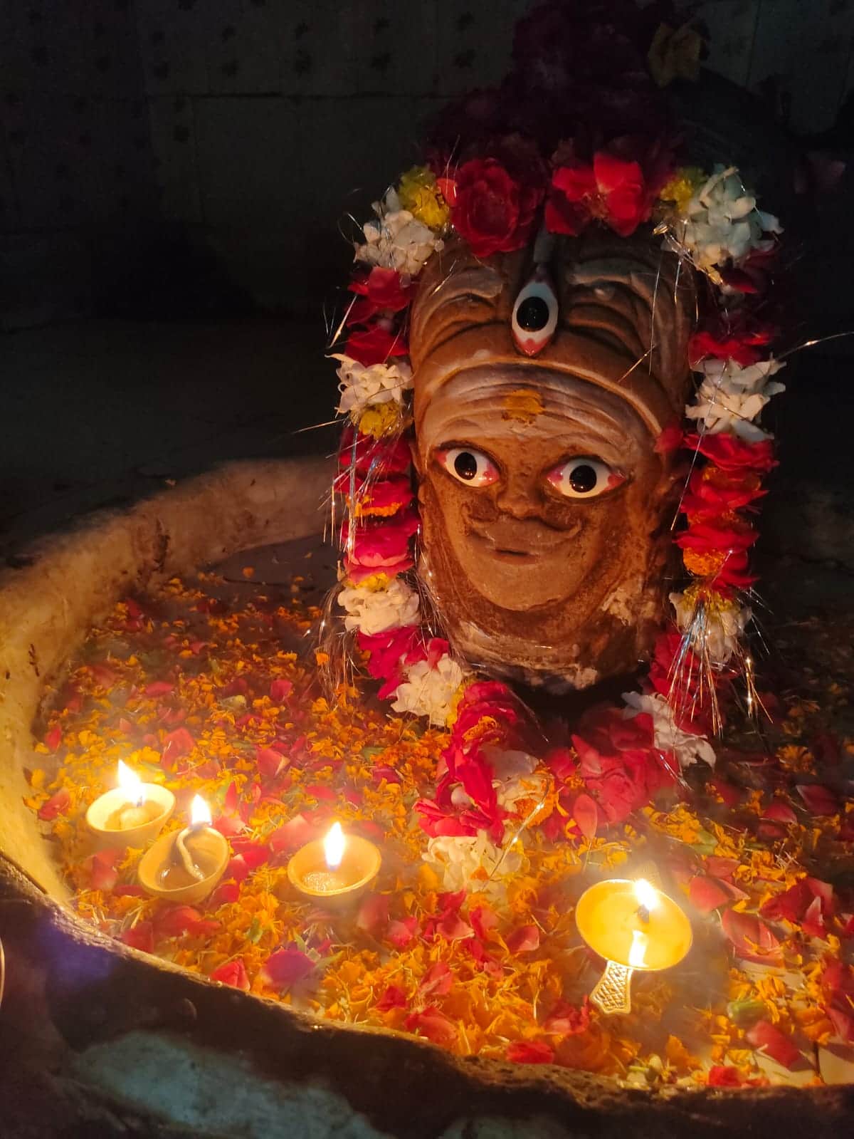 Vankhandeshwar Mahadev Temple, where Bholenath was brought back after bail was posted.