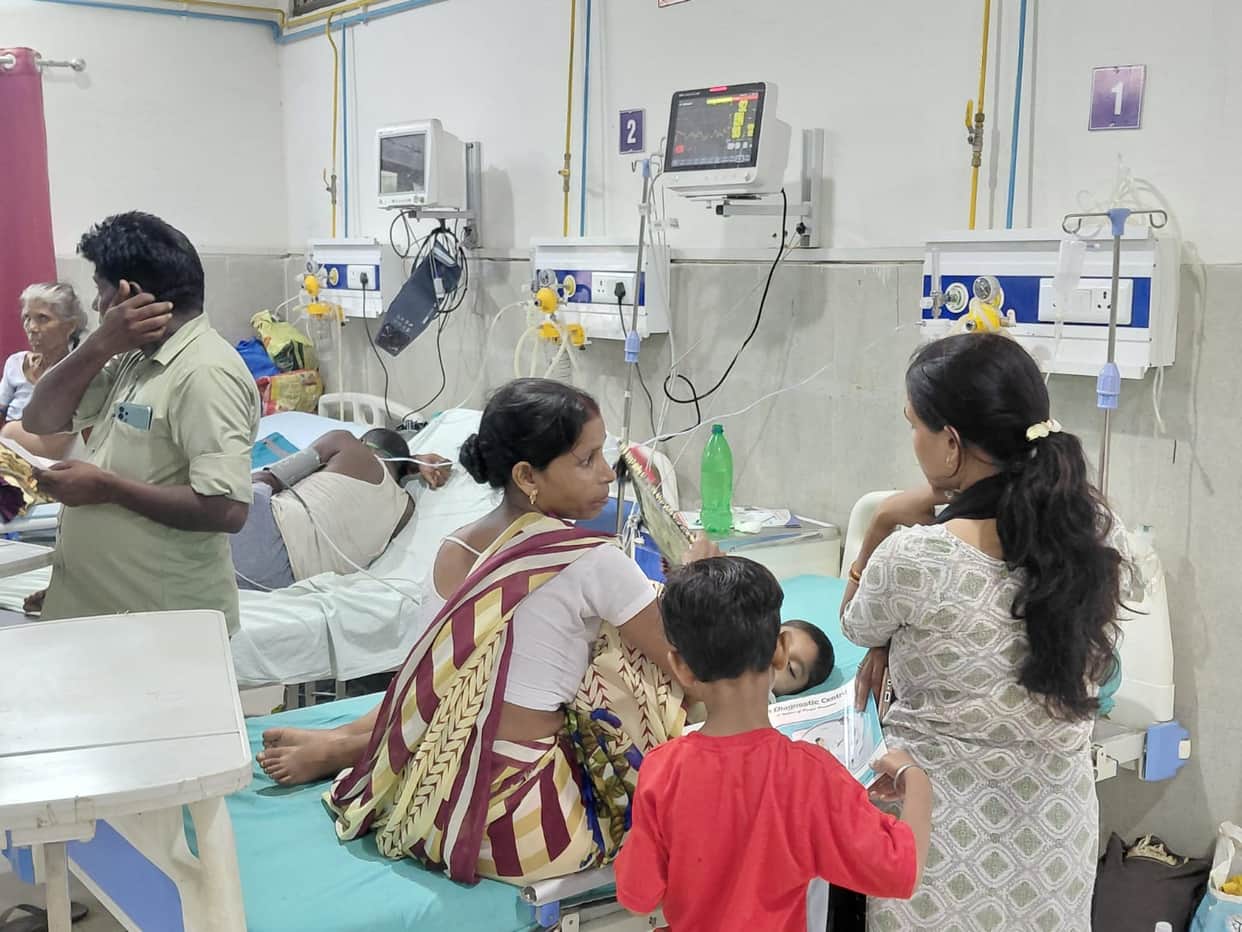 Now, attendants will be able to meet patients in the emergency ward for only six hours.