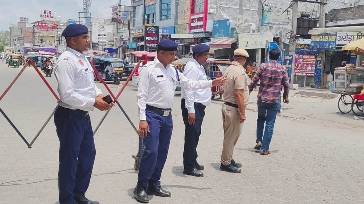 More than 200 vehicles moving in the wrong direction were turned back.