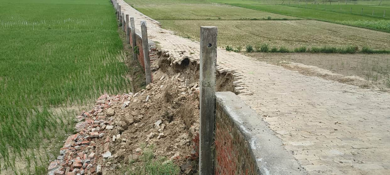 Interlocking road comes apart within a year; questions raised about quality.