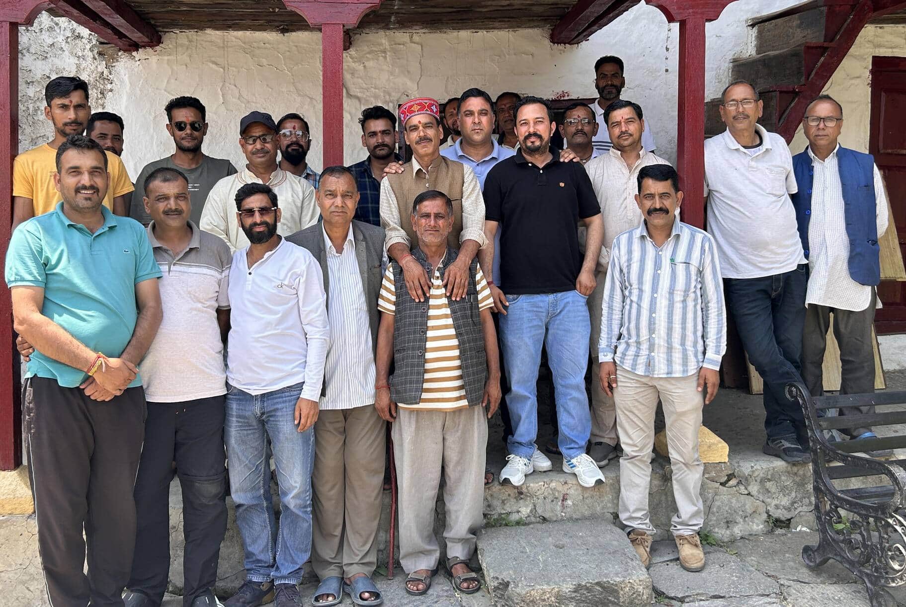 नित्थर में बीएमडी स्पोट्र्स क्लब की बैठक में मौजूद पदाधिकारी और सदस्य। संवाद