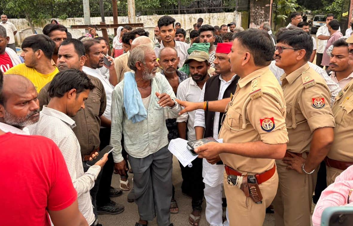 Siddharthnagar News: Uproar over youth's death; road blocked