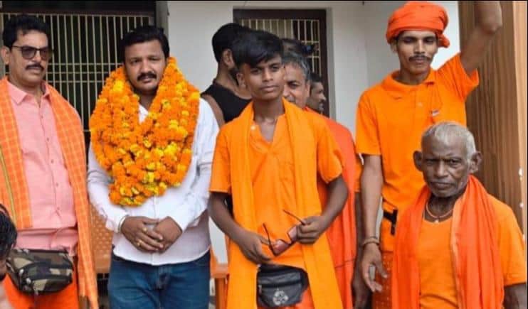 A group of Kanwariyas came out for the 26th consecutive year.