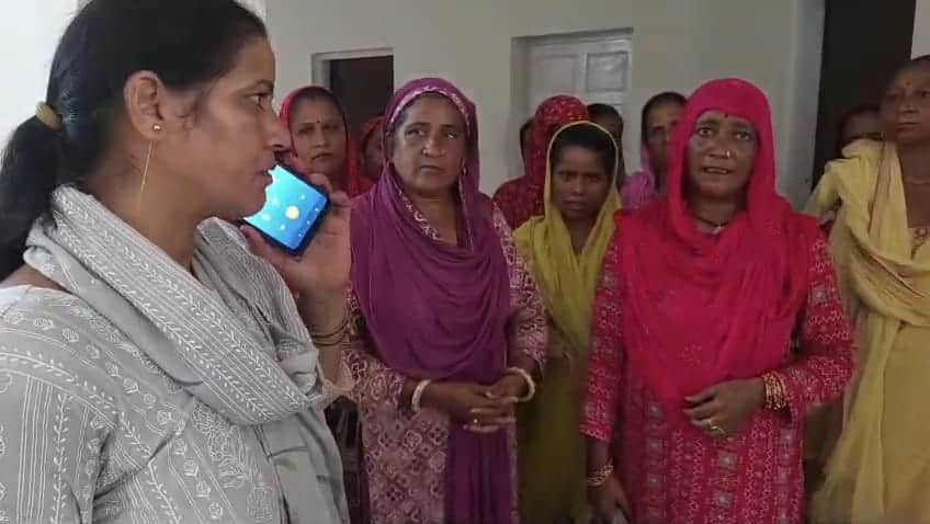सुजानपुर में 25 दिन रोजगार की मांग पर विरोध जताती महिलाएं। स्रोत जागरूक पाठक