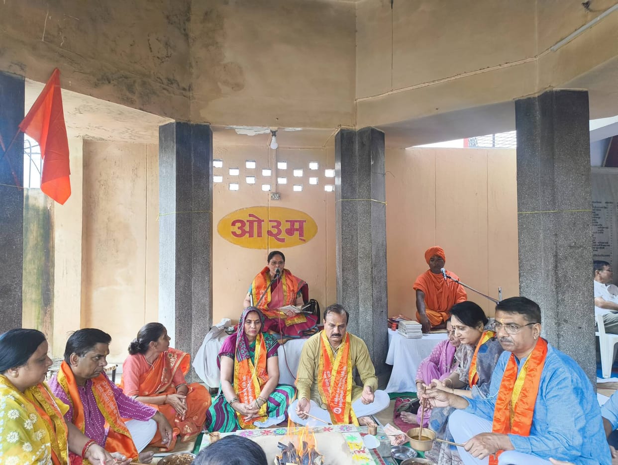 Worship of God is the means of happiness: Acharya Shrutikirti