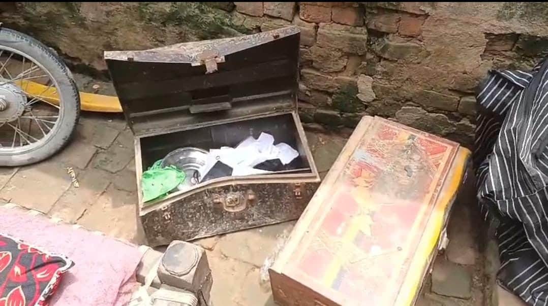 Thieves stole 15,000 rupees in cash and jewellery.