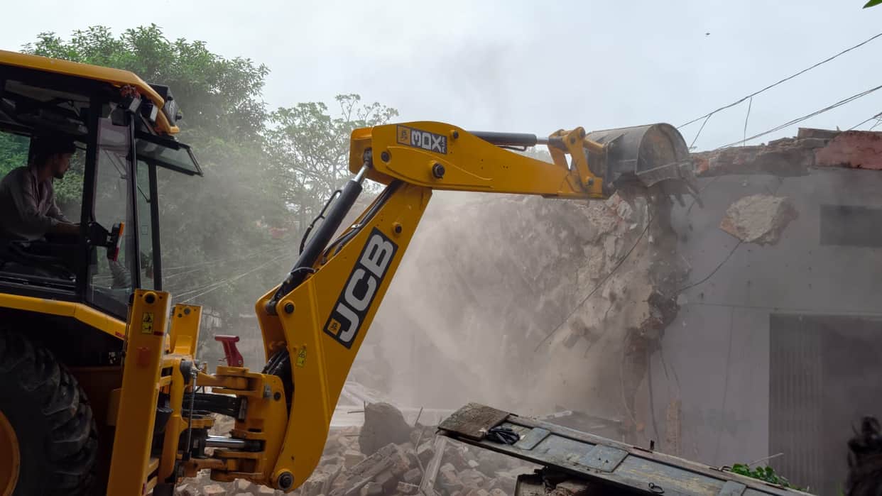 Bulldozers were razed to the ground for construction of a CCU (Central Curfew and Infant Custody) at seven residences of Class IV employees.