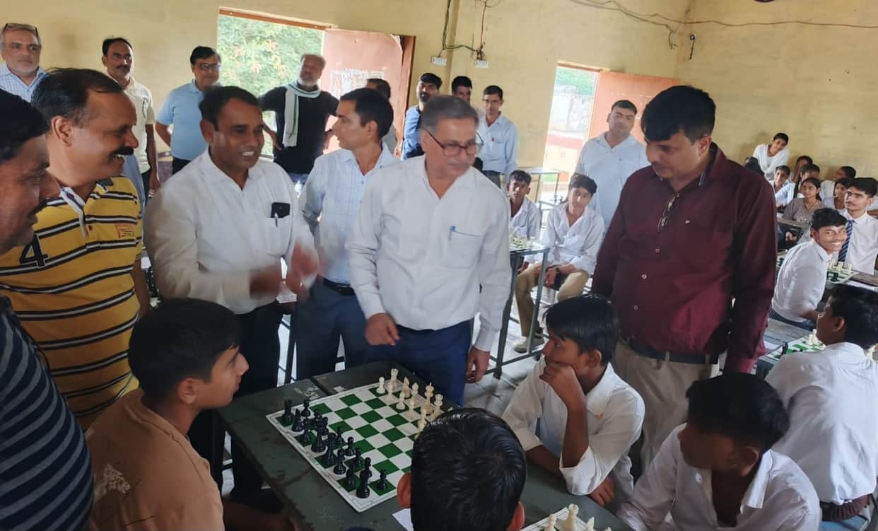 Akrur and Subhash Inter College Dominate Chess Competition