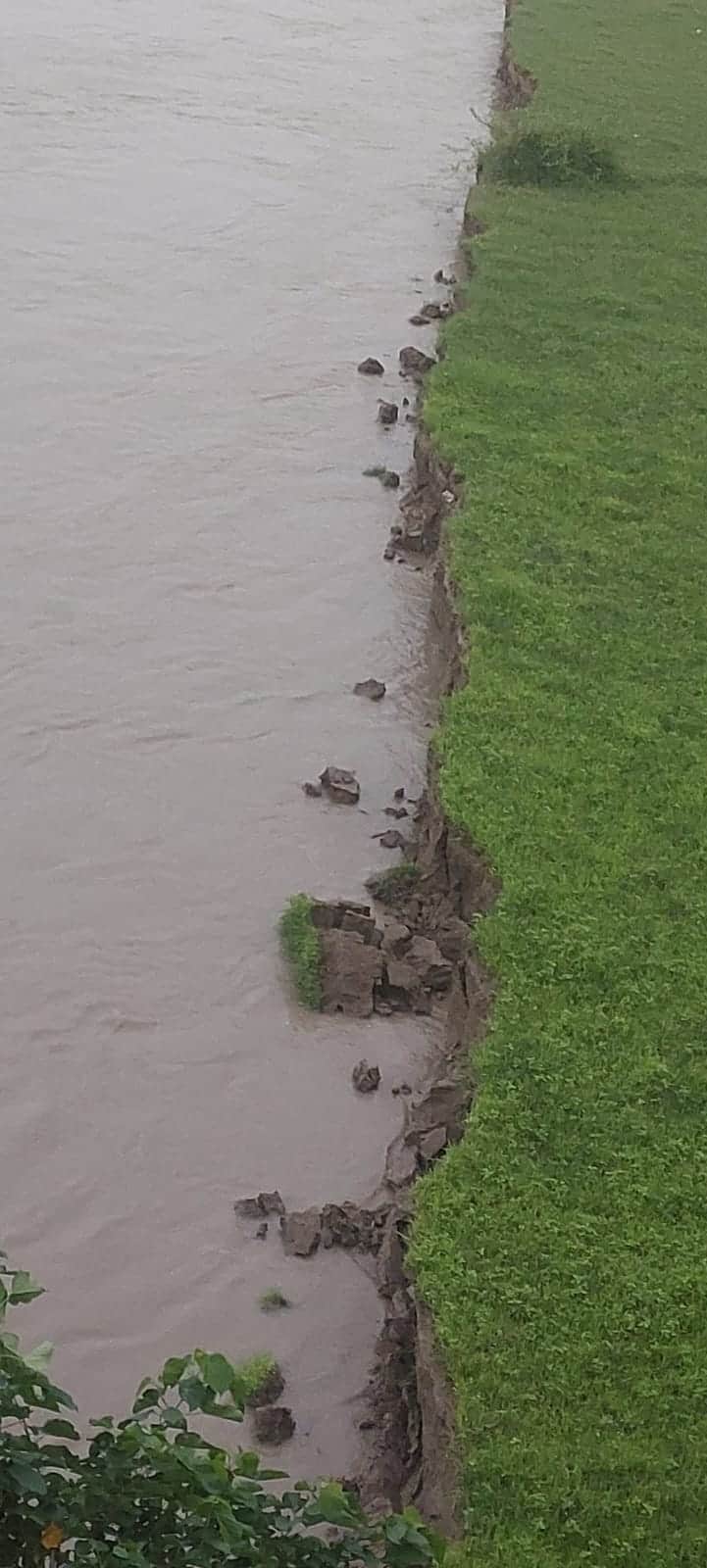 Saryu just 11 centimeters away from the danger mark