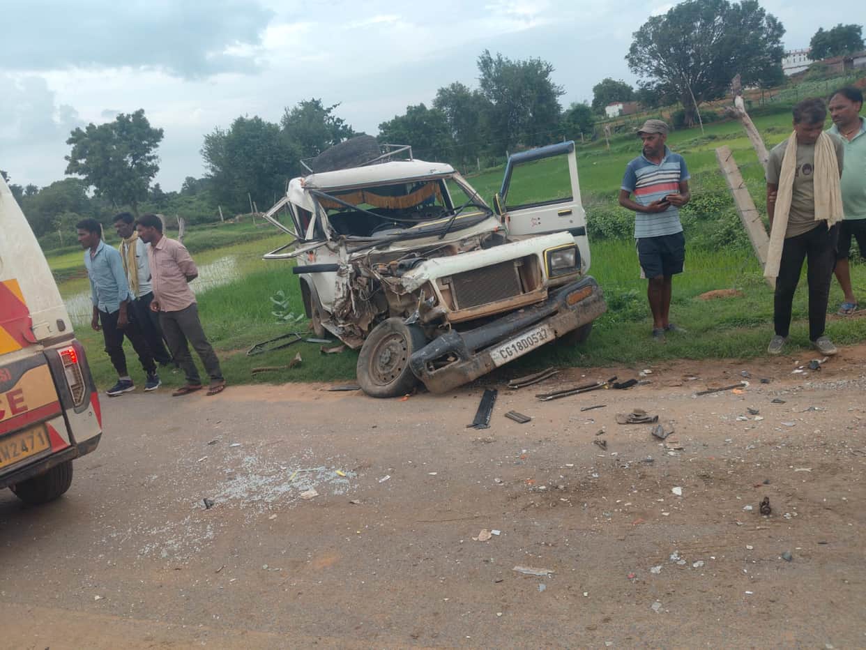 Speeding bus rams into Bolero in Shahdol; six injured, two in critical condition.