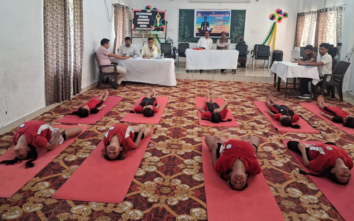 DAV Barara's yoga team dominates