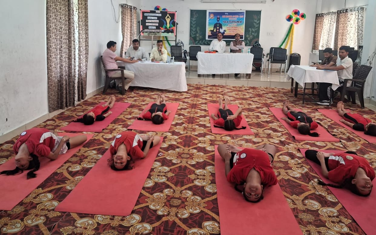 DAV Barara's yoga team dominates
