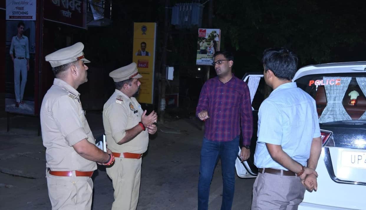 25,000 vehicles diverted; vehicles will not pass through the Bahraich highway today either.