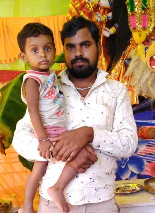 अपनी बेटी के साथ राजीव चौहान। संवाद