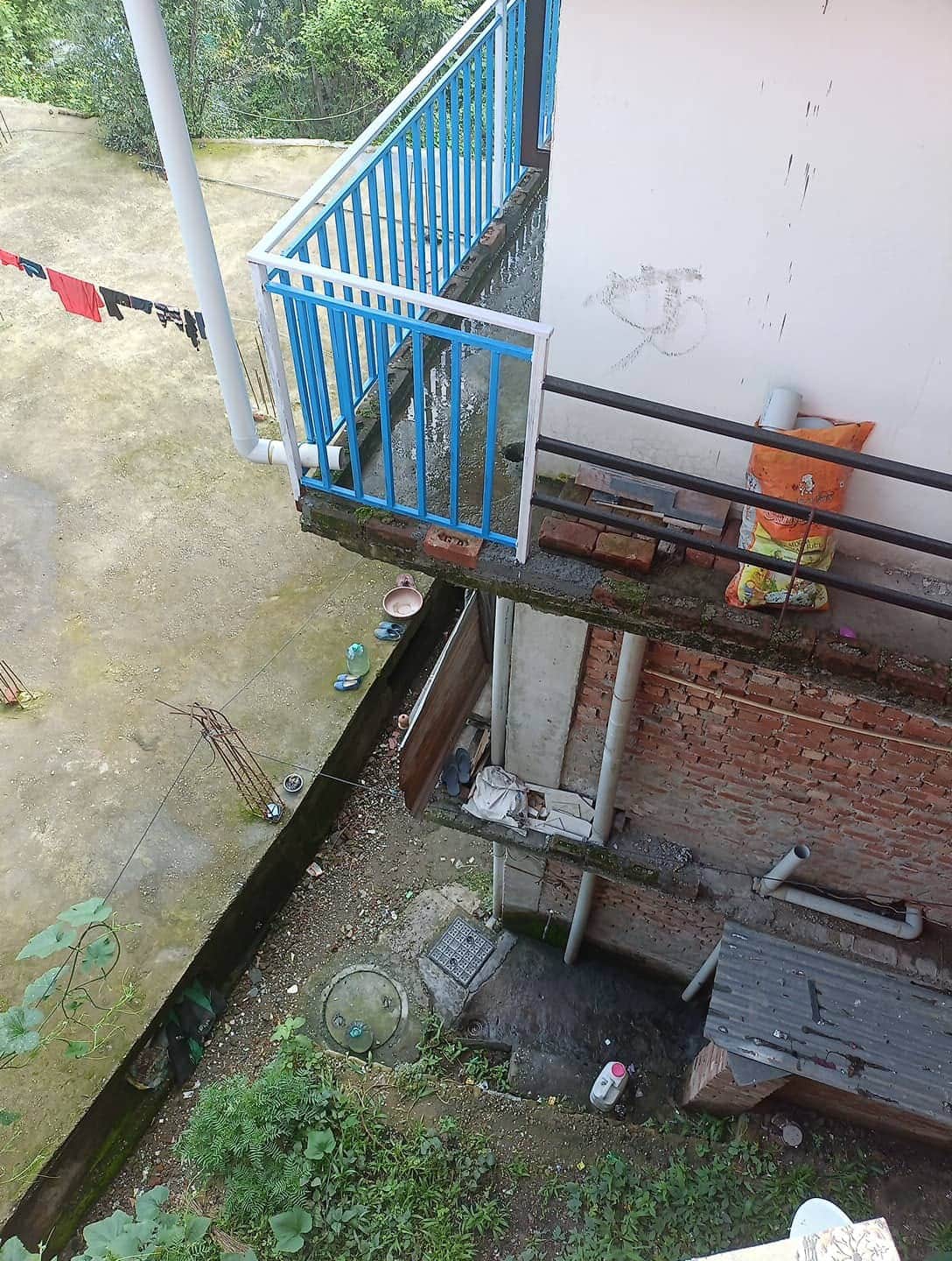 Sewerage lines in Dharamkot and Bhagsu clogged with garbage.