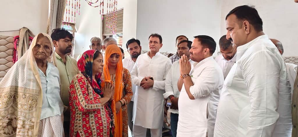 Cabinet Minister Anil Kumar met the ASI's family.