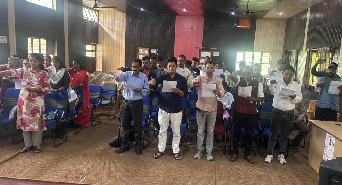 Deputy Pradhans took the oath of office in Champawat.