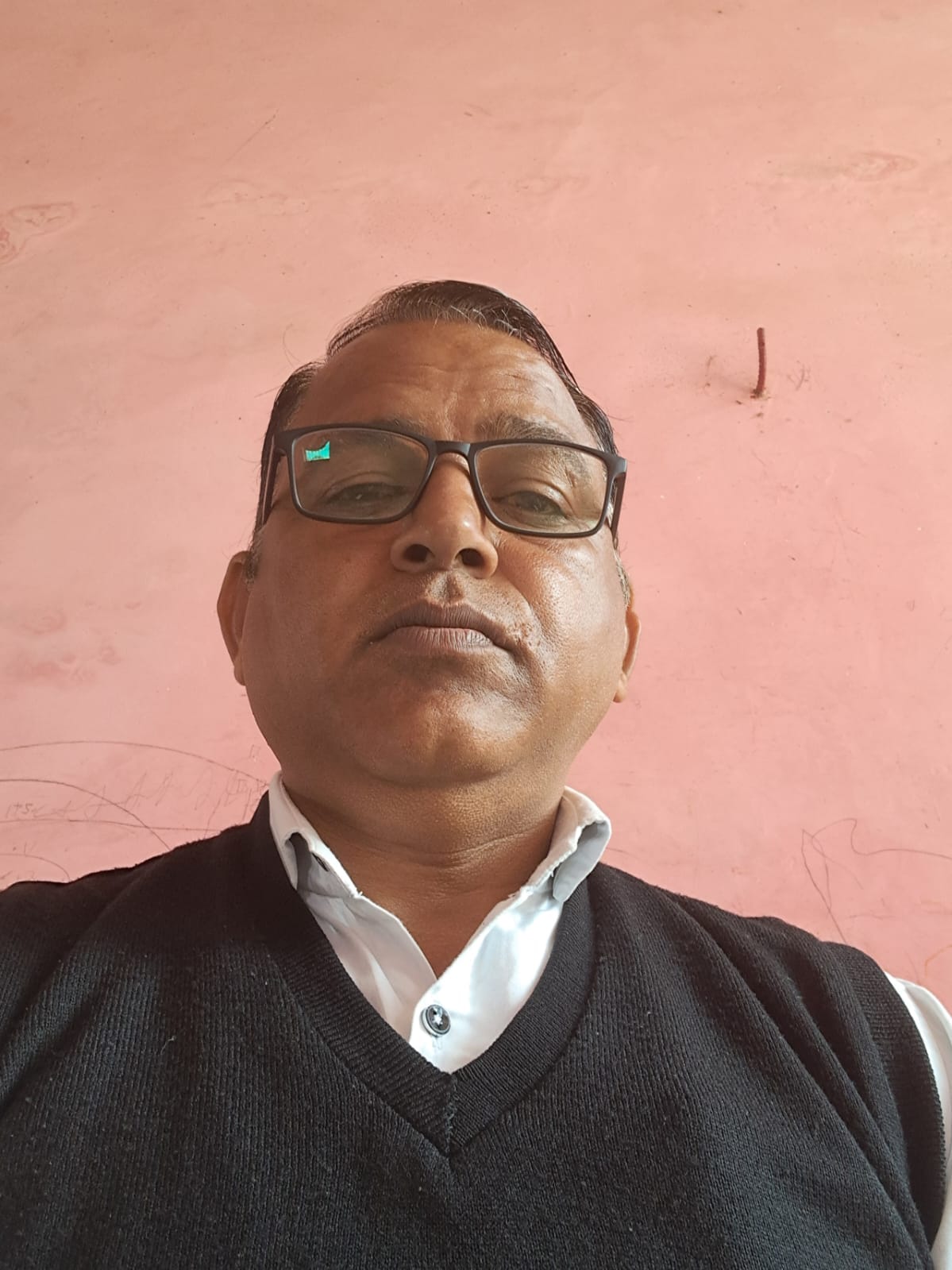 चोला मृतक मुकेश सोलंकी का फाइल फोटो।