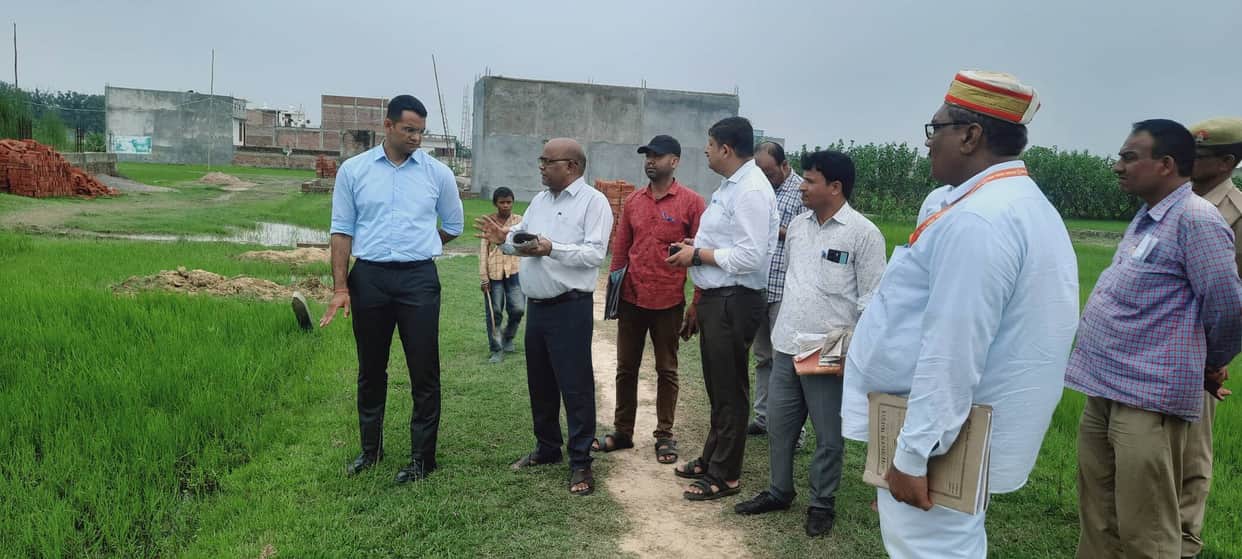 Upon reaching the village, the District Magistrate assessed the ground reality of revenue cases