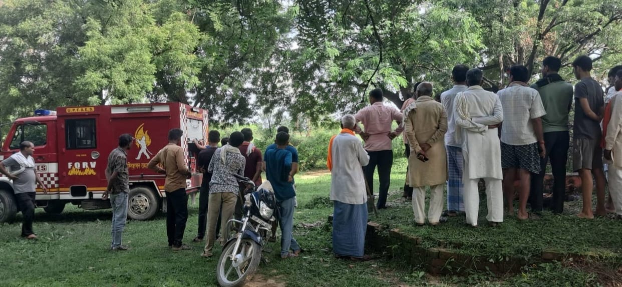 Rescue operation conducted in well; 500-year-old idols not found.