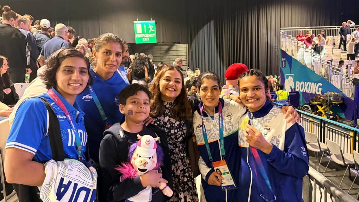 The cheers of "Well done, girl!" boosted the morale of Indian athletes in Glasgow.