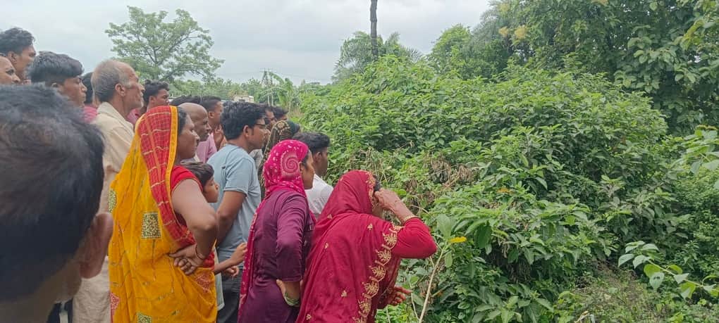 Body of student missing for three days found hanging from a tree.