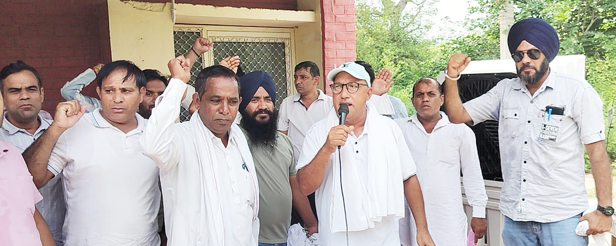 All four unions united against the privatization policy