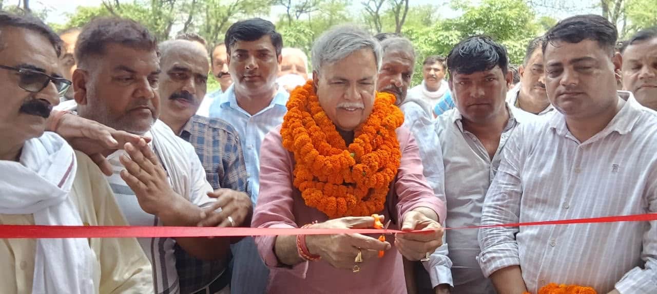 कार्यक्रम का उद्घाटन करते कुंवर रवि चौहान। स्रोत : ग्रामीण
