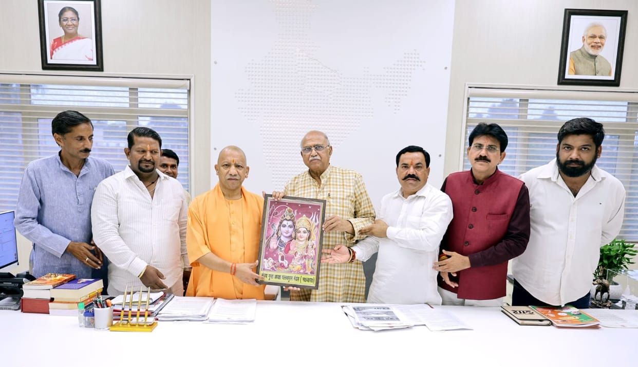 Cantt MLA met the Chief Minister along with the Mandal Presidents.