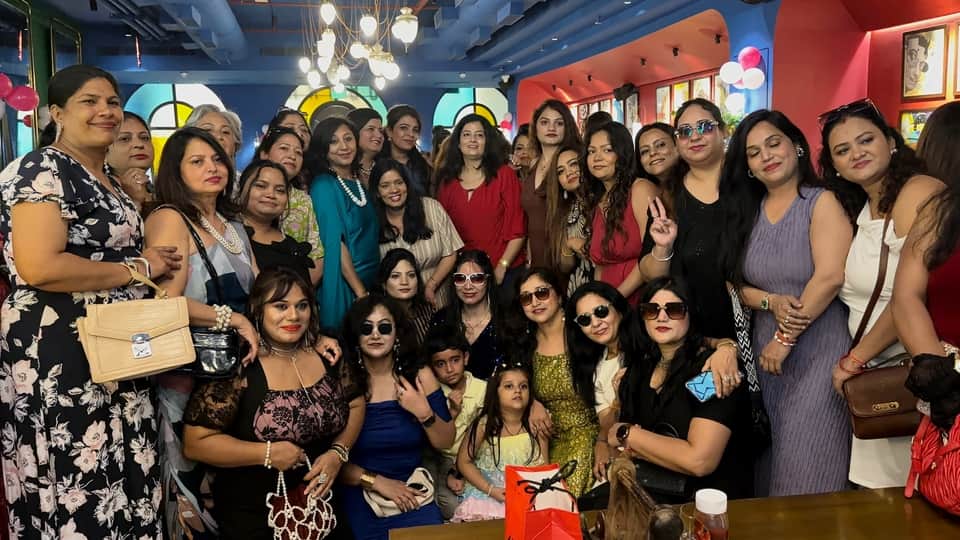 Women celebrated Friendship Day.