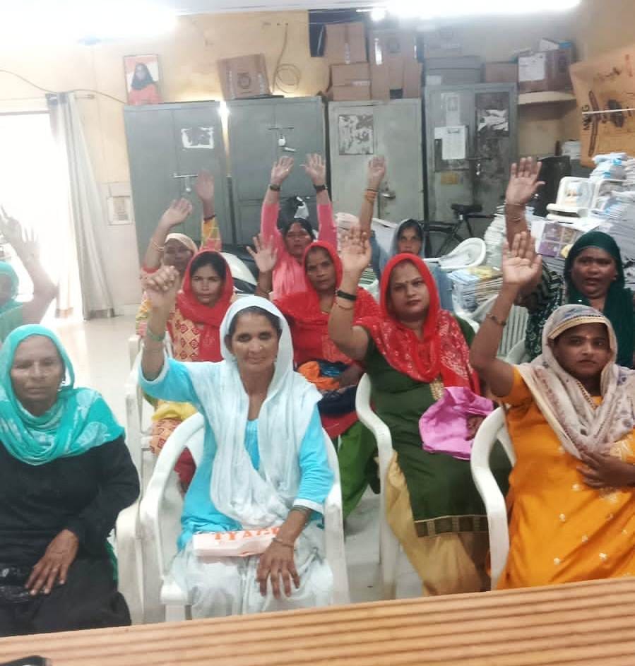 Mid-day meal cooks raised 15-point demands, including a hike in honorarium.