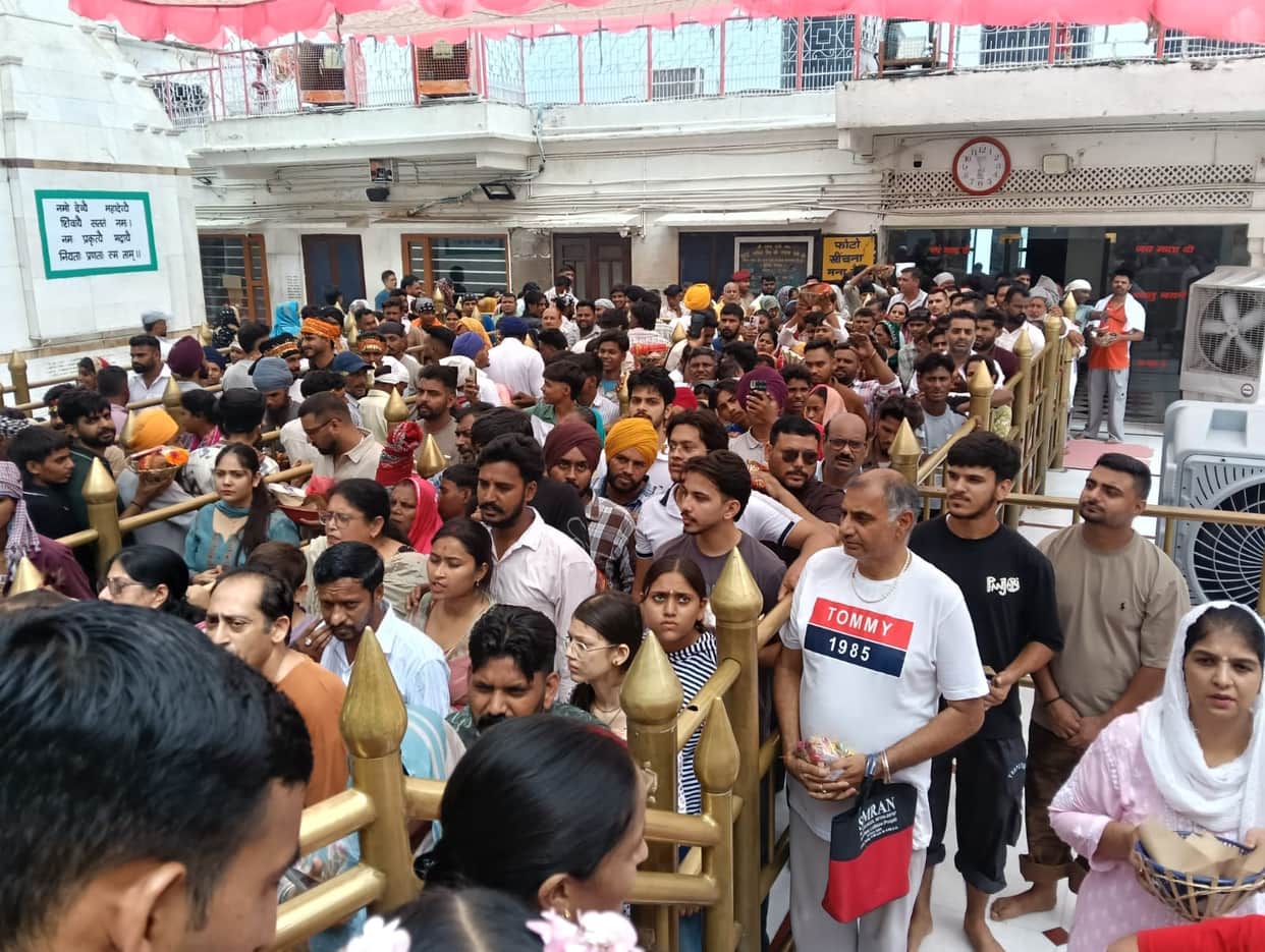 A massive surge of devotion at Shri Naina Devi; 35,000 pilgrims paid obeisance to the Goddess.