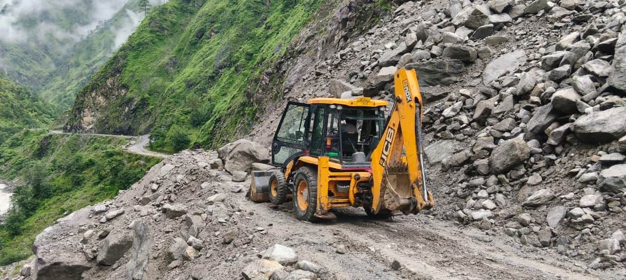 Traffic movement on the Kailash Yatra route could only resume after five hours.