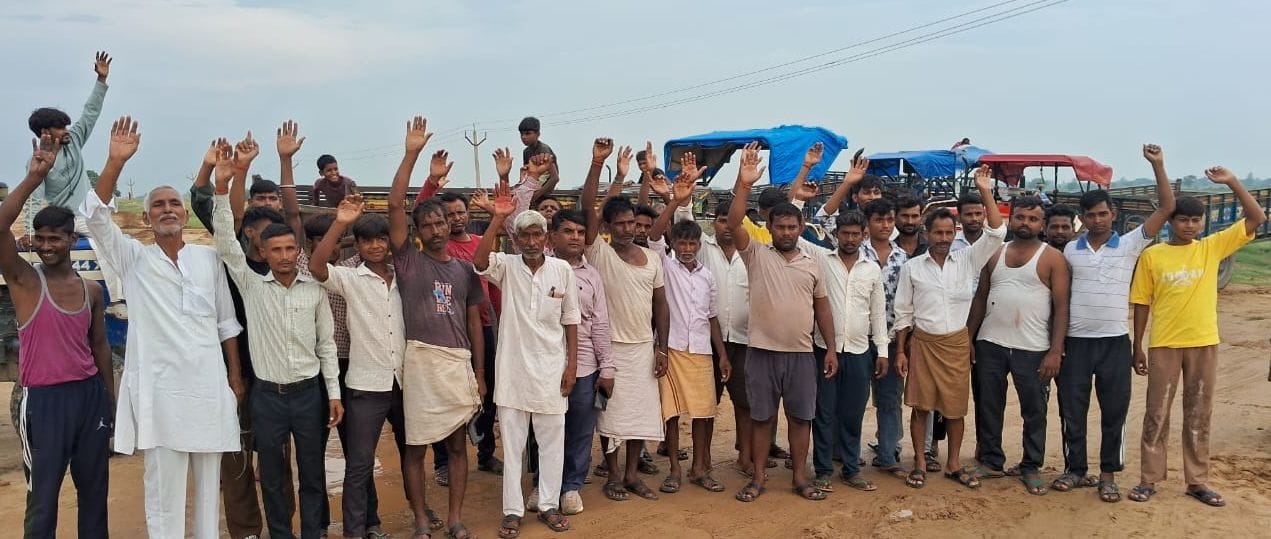 Villagers protest demanding a service lane on the under-construction bypass.