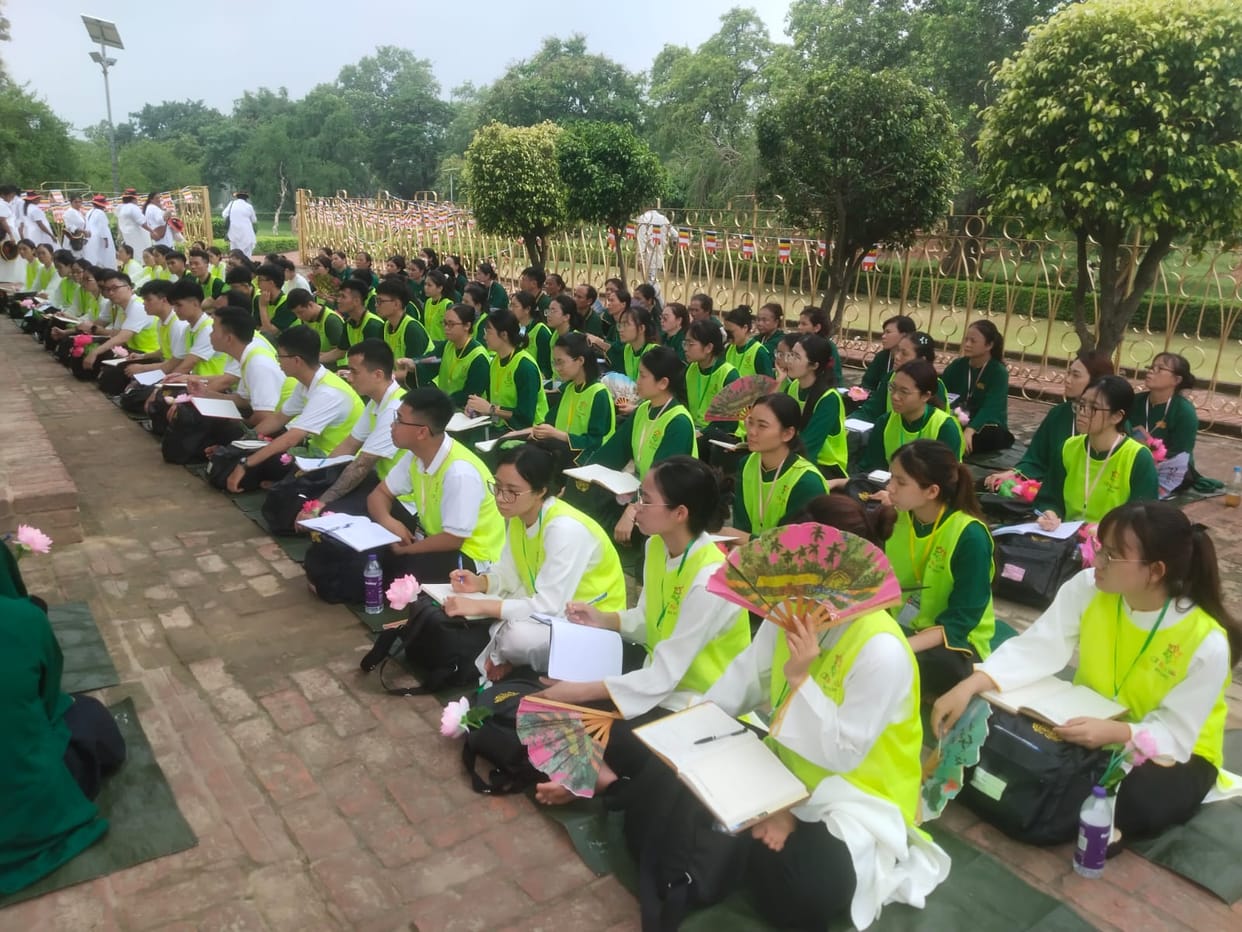 60 followers from Vietnam performed the Varshavas Puja.