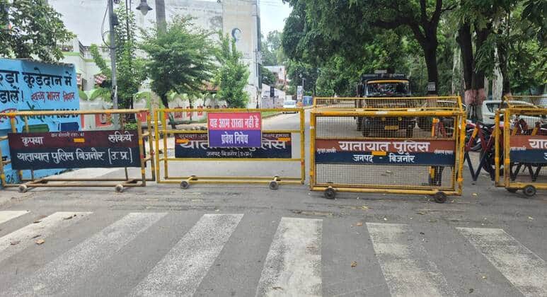 Until yesterday, it was open to everyone; now, it is no longer a public thoroughfare...
