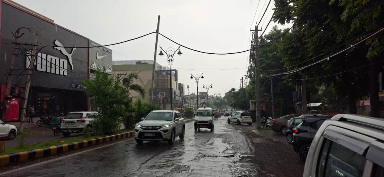 Winds accompanied by heavy rain brought people relief from the heat