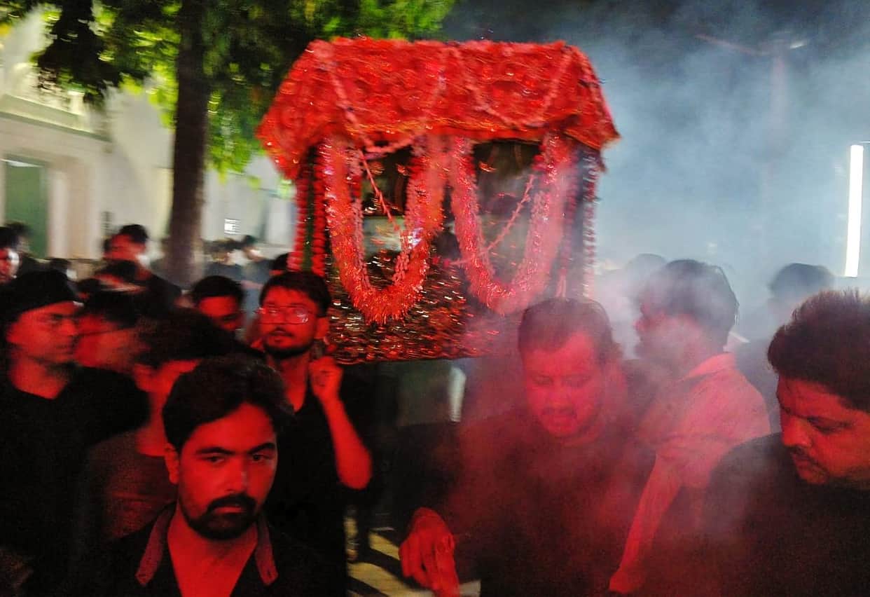 Siddharthnagar News: Procession of the *Alam* and *Taboot* taken out in memory of the martyrdom of Janabe Sakina
