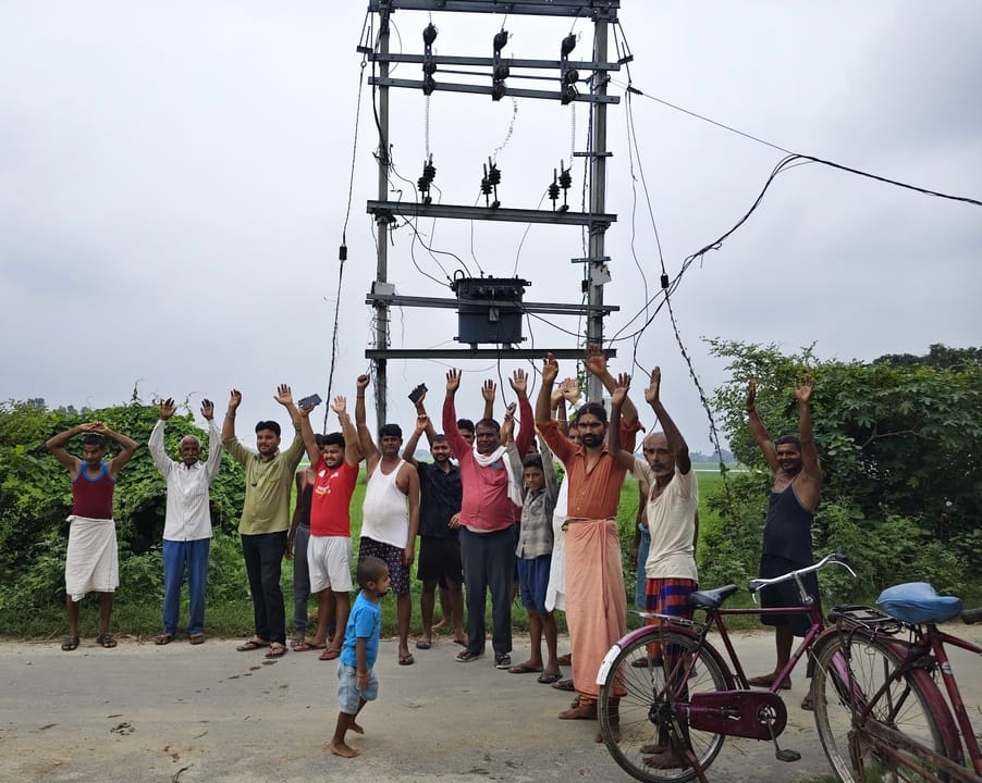 Siddharthnagar News: Transformer repeatedly blowing out; protest held