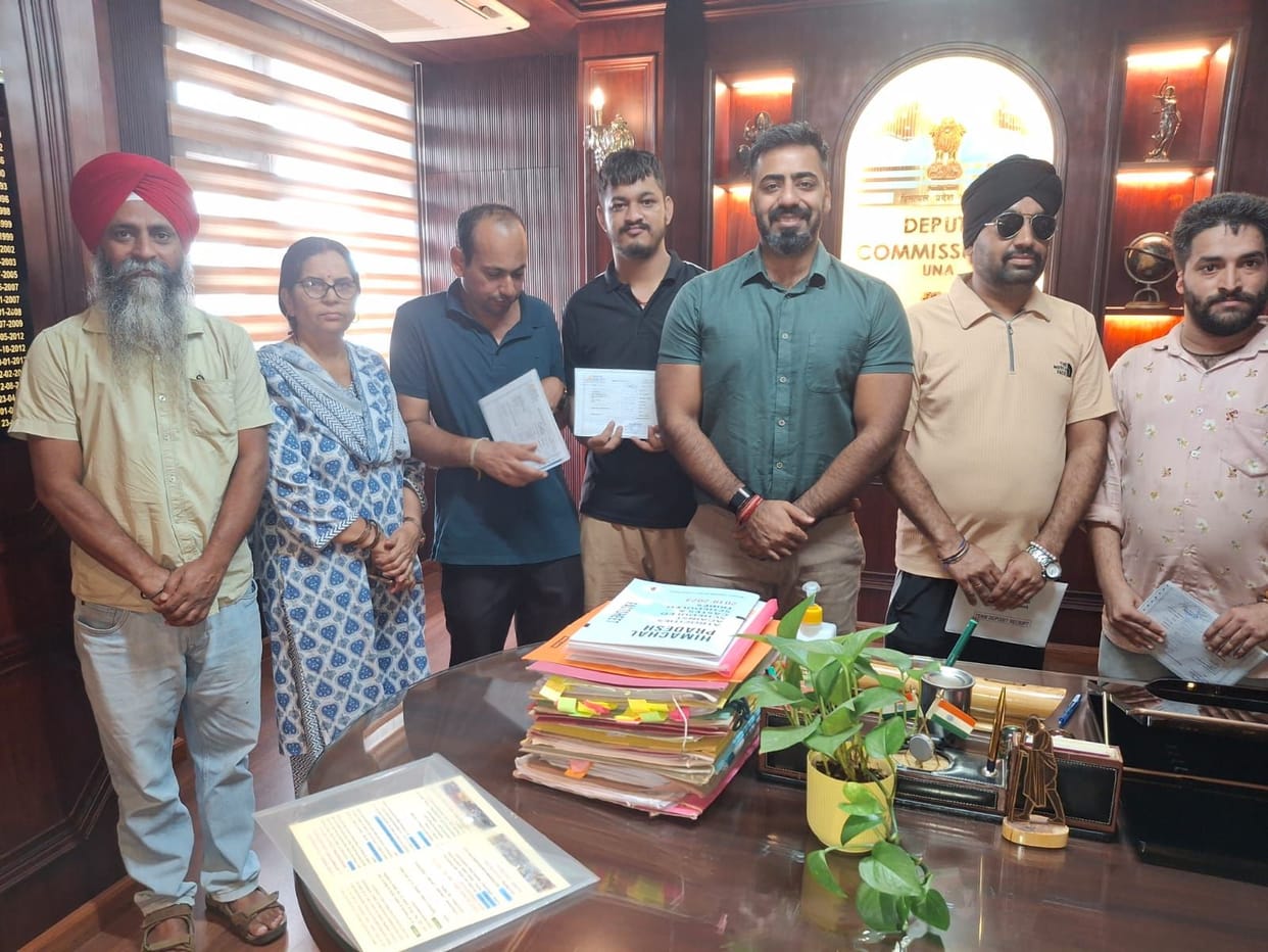 DC Jatin Lal handed over FD certificates to four individuals.