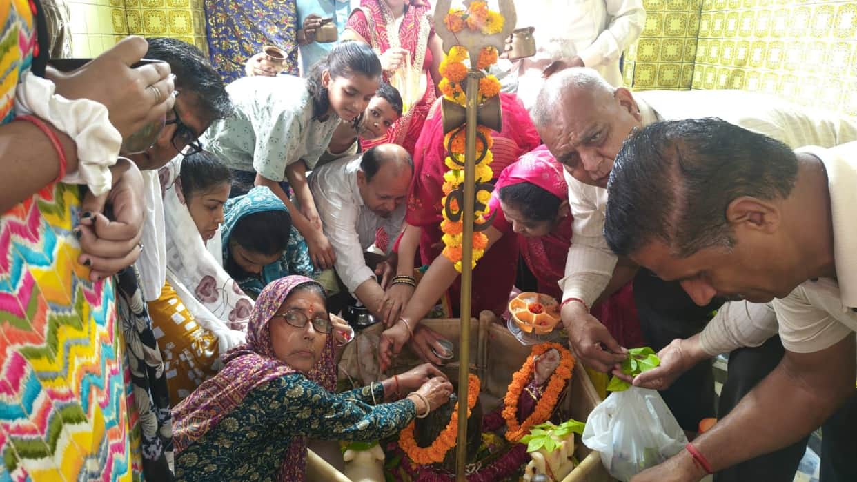 Chants of 'Har-Har Mahadev' echoed in Shiva temples on the first Monday of Sawan.